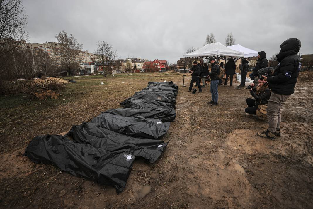 Ukrayna'daki savaşın acısı yürekleri yaktı! Ölen askerler için gözyaşları sel oldu 4